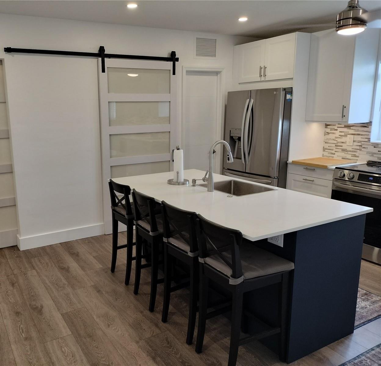 Cocina, segundo ángulo, de la casa en South Bay Estates en alquiler en Coconut Grove