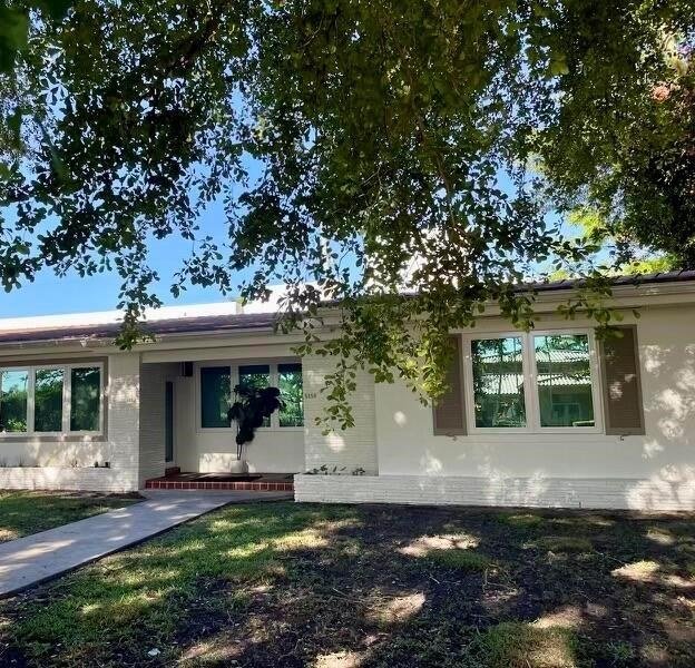 Furnished duplex townhouse in South Gables, Coral Gables, Miami