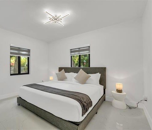 Habitación de una casa amoblada en Shenandoah, Miami
